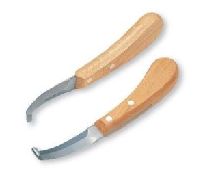 Huf und Klauenmesser Profi, beitseitig, mittel aus hochwertigem, eigens für Schneidwerkzeuge entwickeltem Spezialstahl